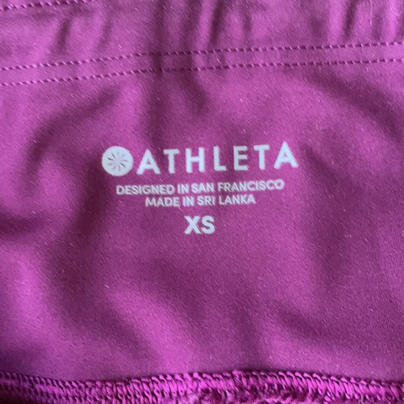 Athleta scalloped bottom w/pocket leggings - Picture 5 of 5
